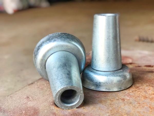 Côn chống thấm D17 Có Chén (Trắng)